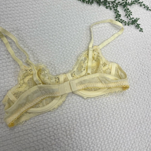 Like new! Adore me pastel yellow bra - Picture 5 of 6